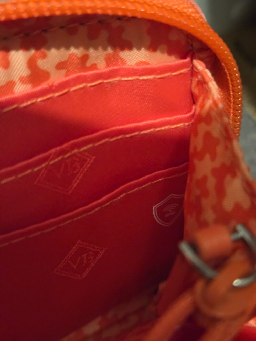 VERA BRADLEY Wallet Go Fish Pattern Tech Shield RFID Coral Blue - Picture 9 of 9